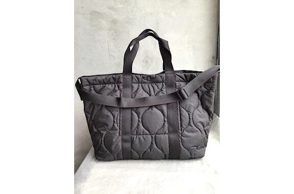 sold out【COMME des GARCONS HOMME】エステルリップキルト加工BAG